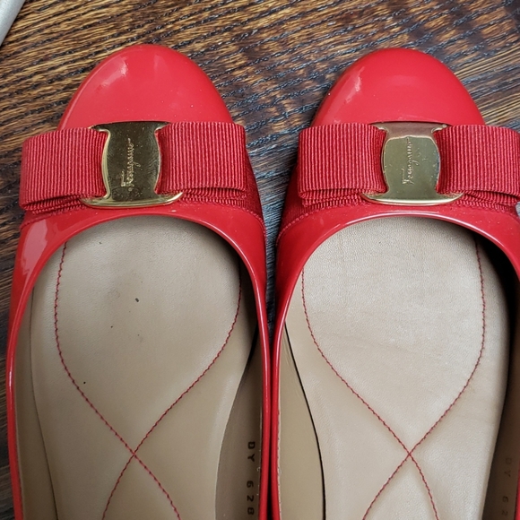 SALVATORE FERRAGAMO flats with Vara Bow - Picture 3 of 8